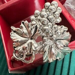Arthur Court Designs Silver Grape Napkin Rings Set of 4 in‎ Original Box Vintage